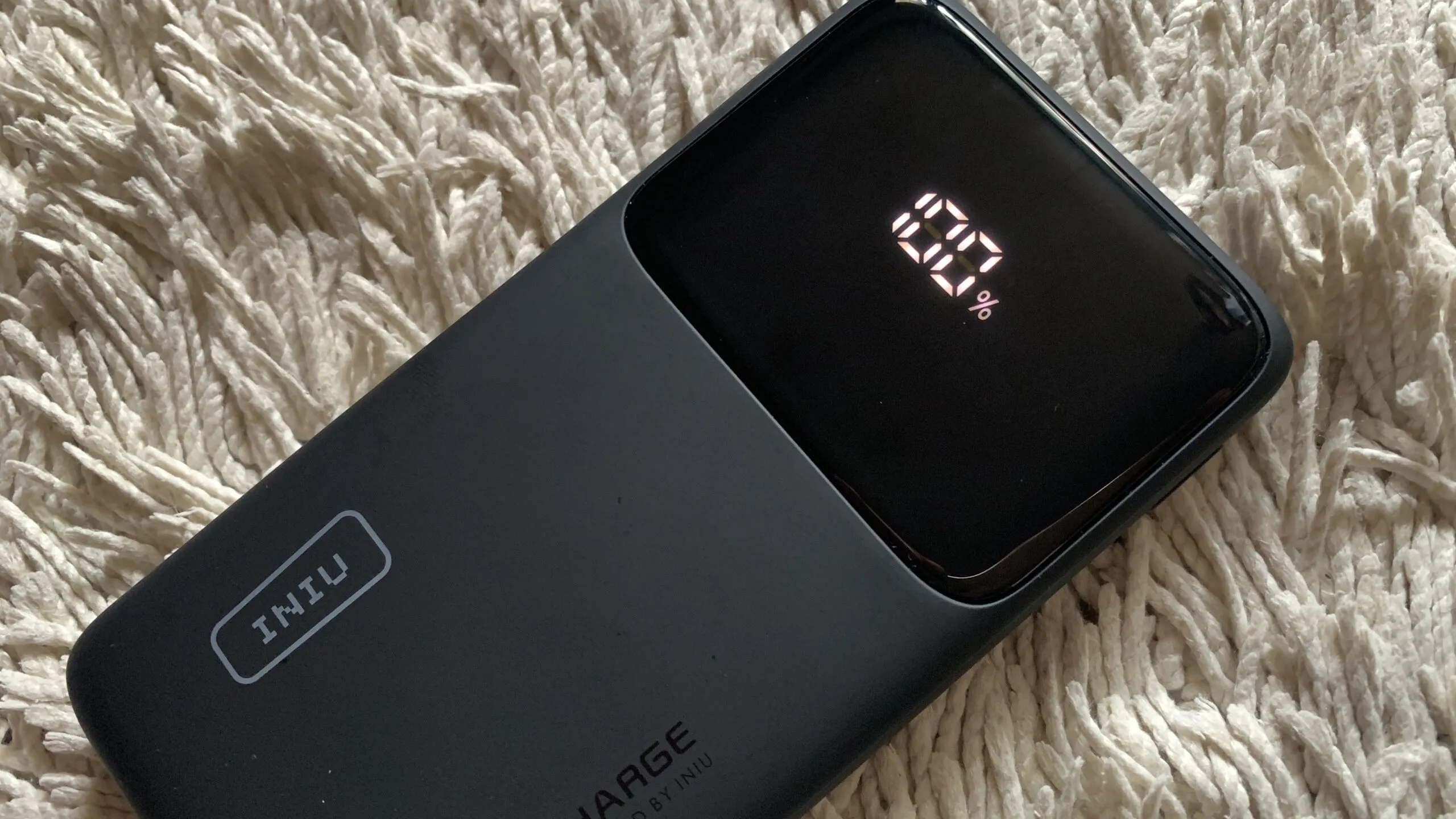 【商品レビュー】INIU モバイルバッテリー10500mAh【Amazon】